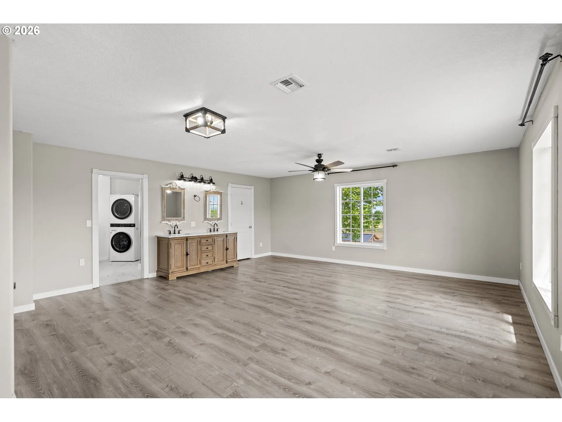 Bedroom, Primary-Upper