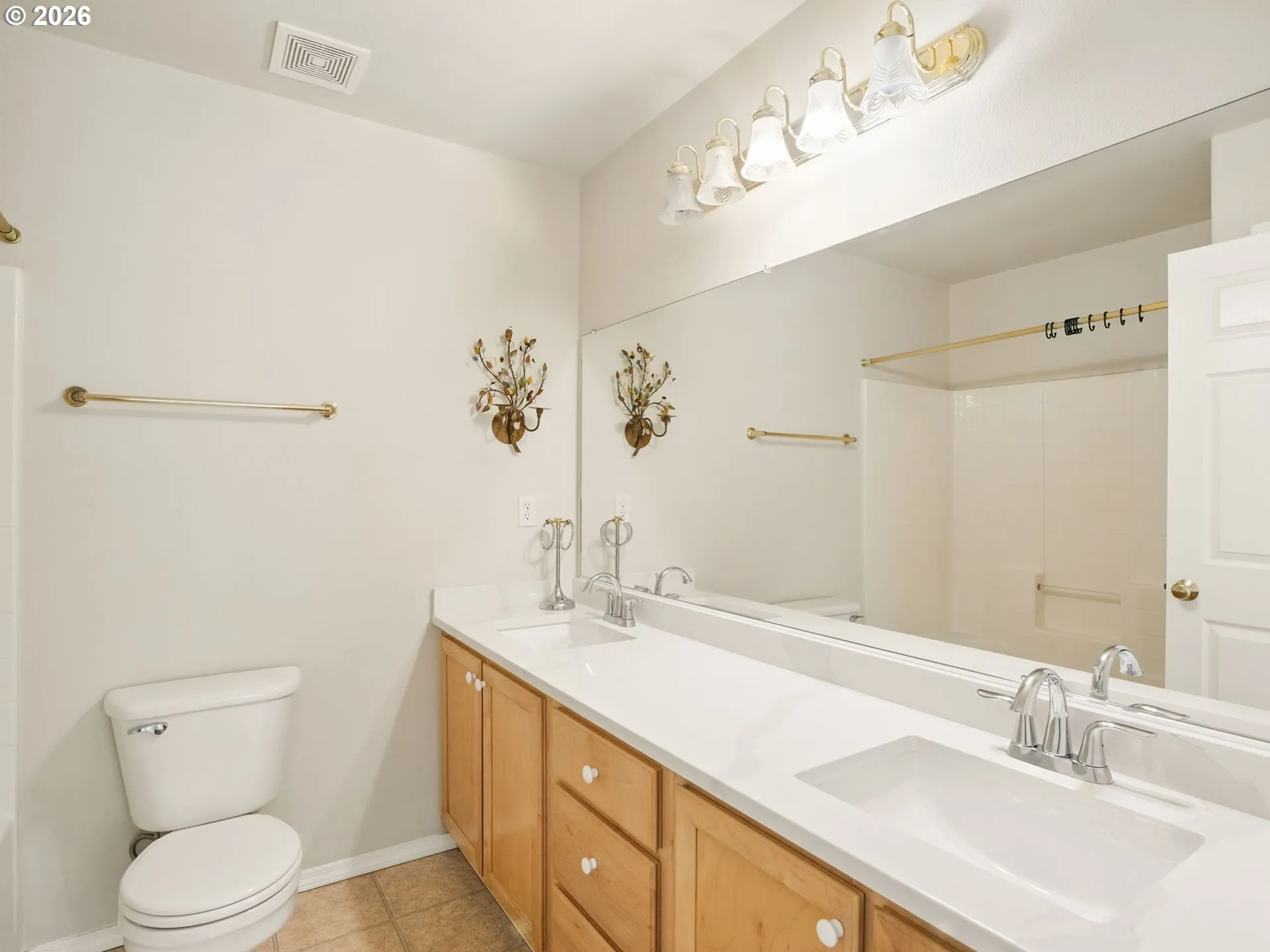Bathroom, Attached-Double Sinks
