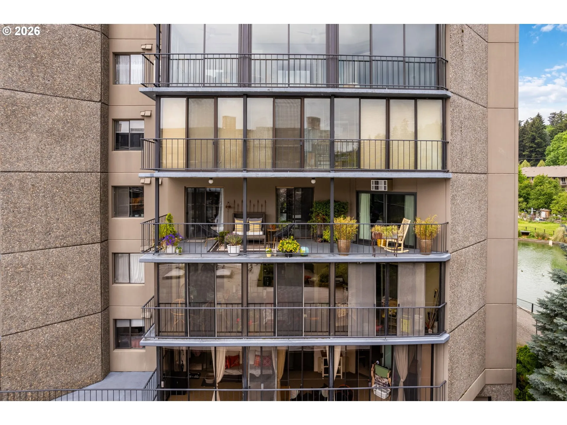 Balcony-SE Facing