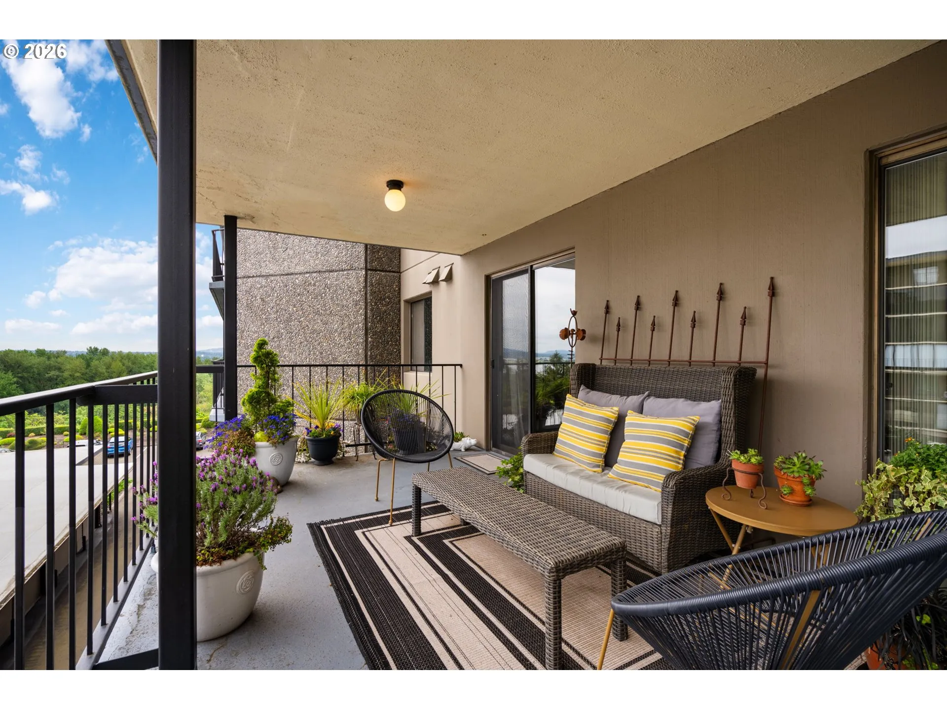Balcony-SE Facing