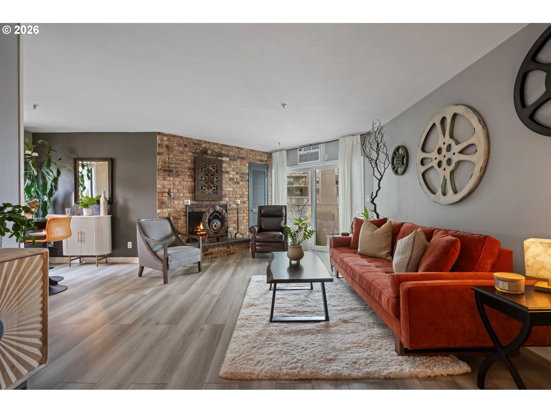 Living Room-Fireplace