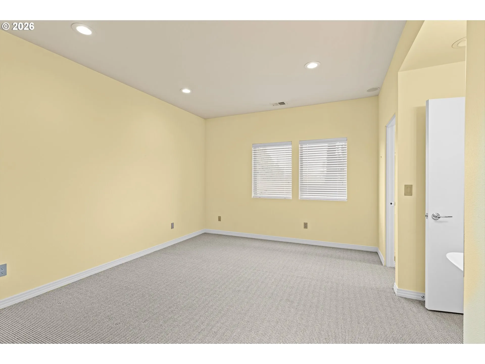 Bedroom-Full Bathroom