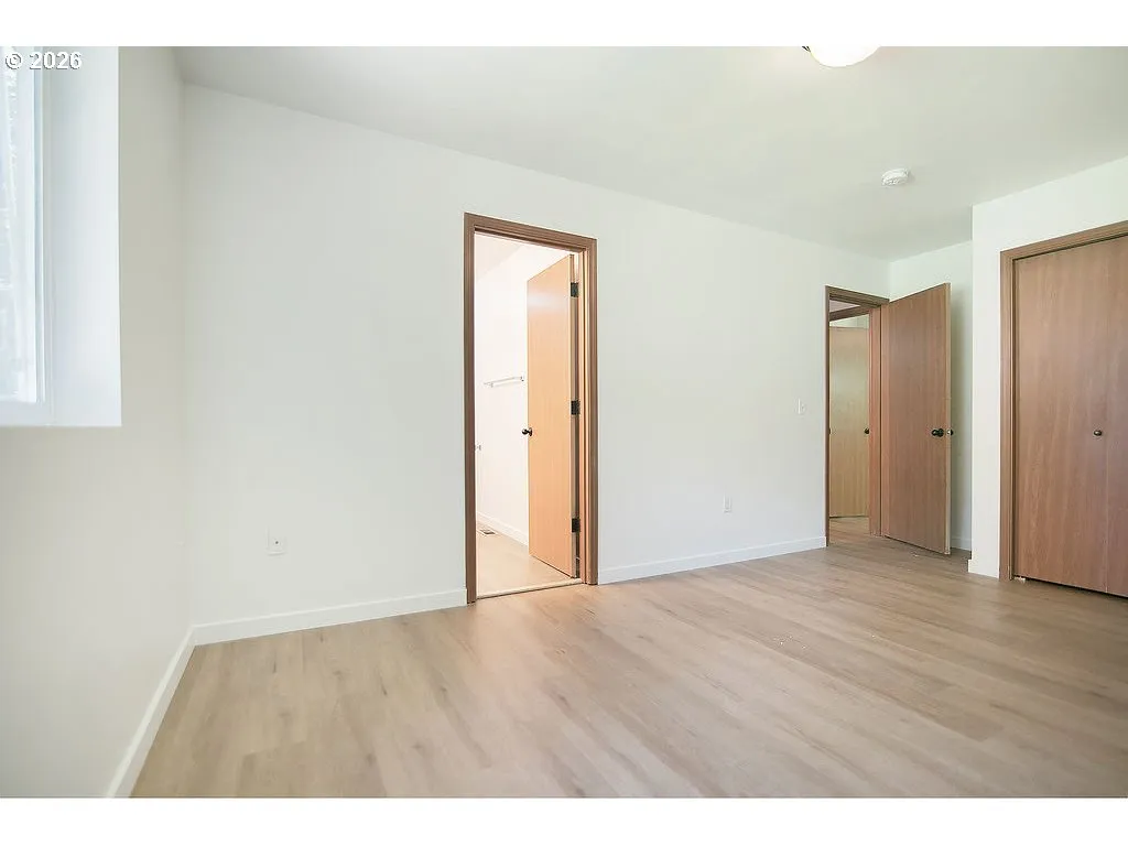 Primary Bedroom-Attached Bathroom