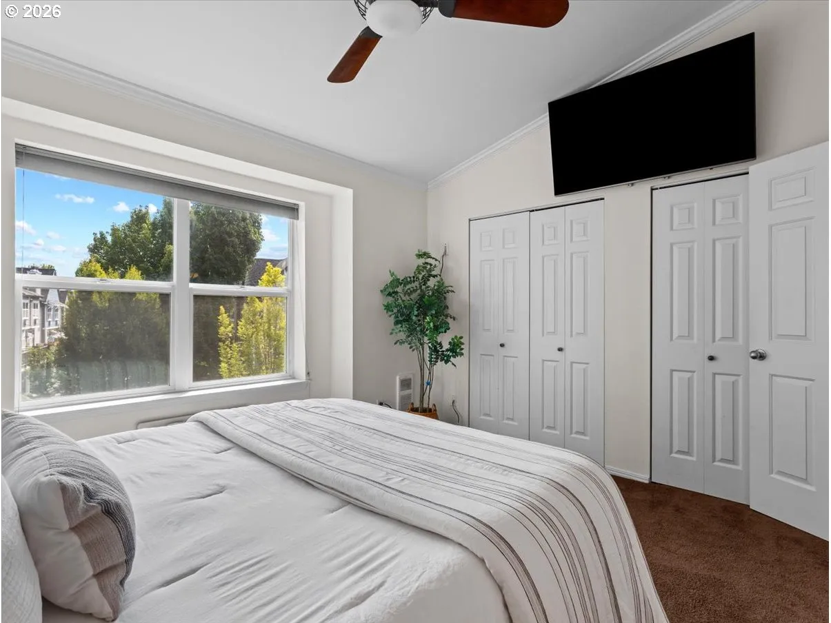 Bedroom, Primary
