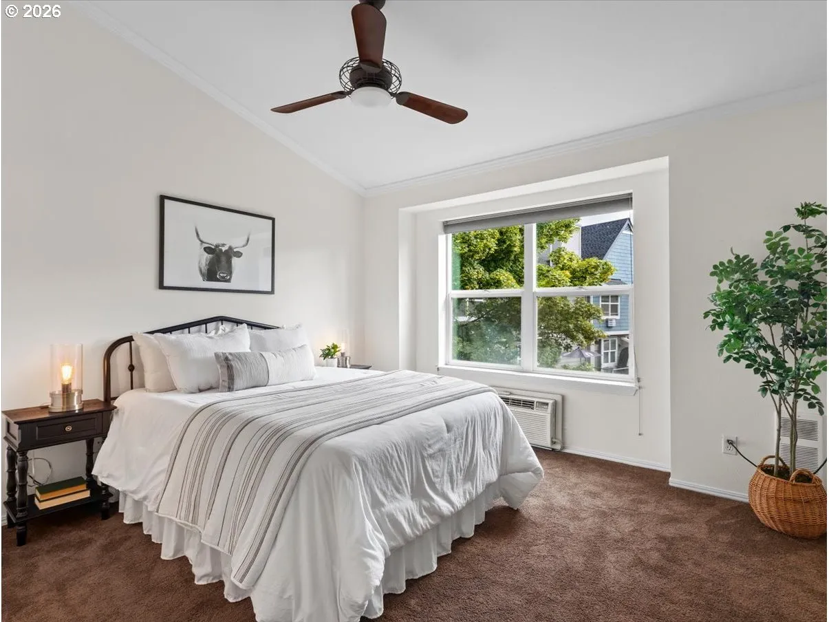 Bedroom, Primary