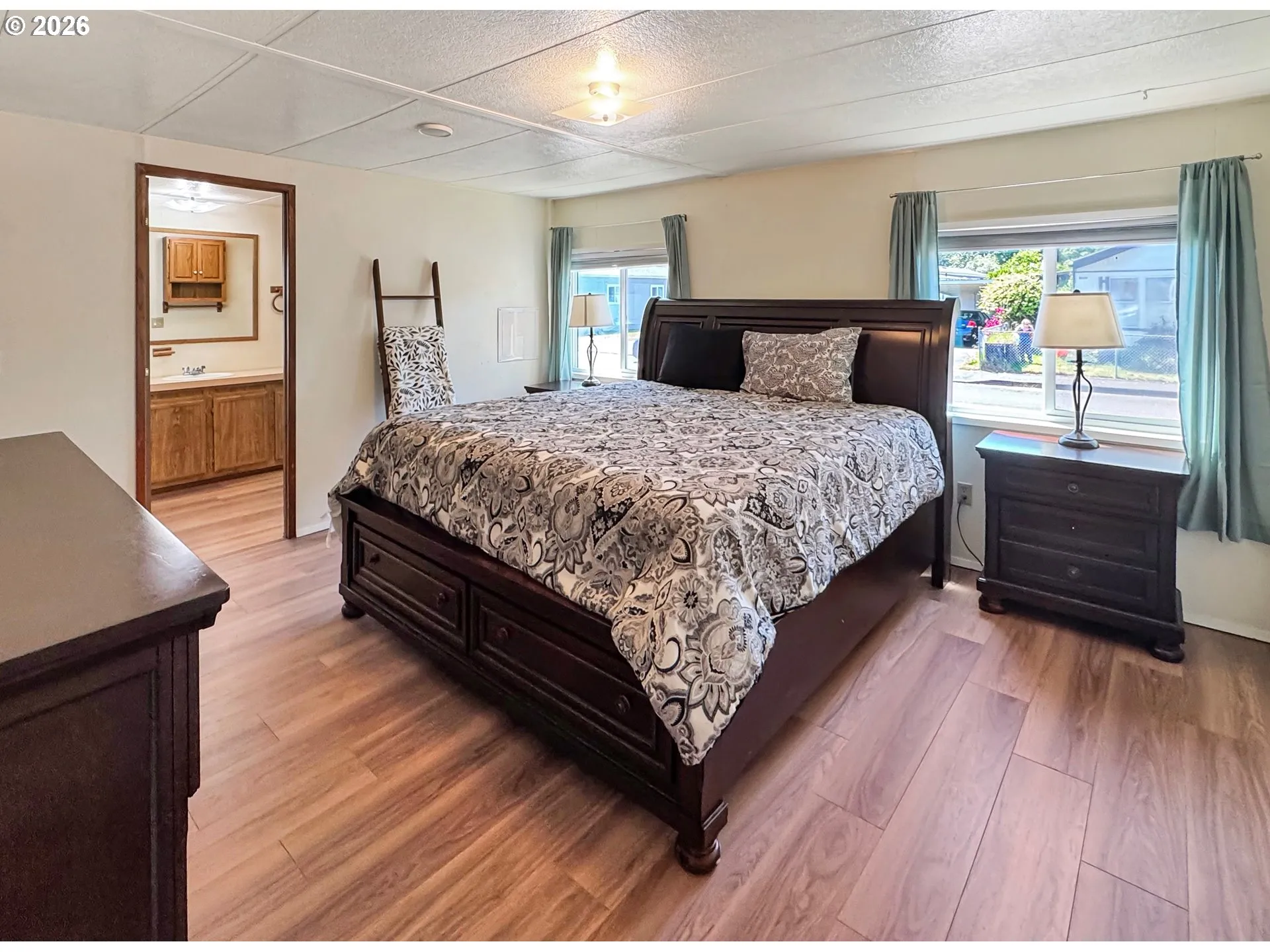 Bedroom, Primary