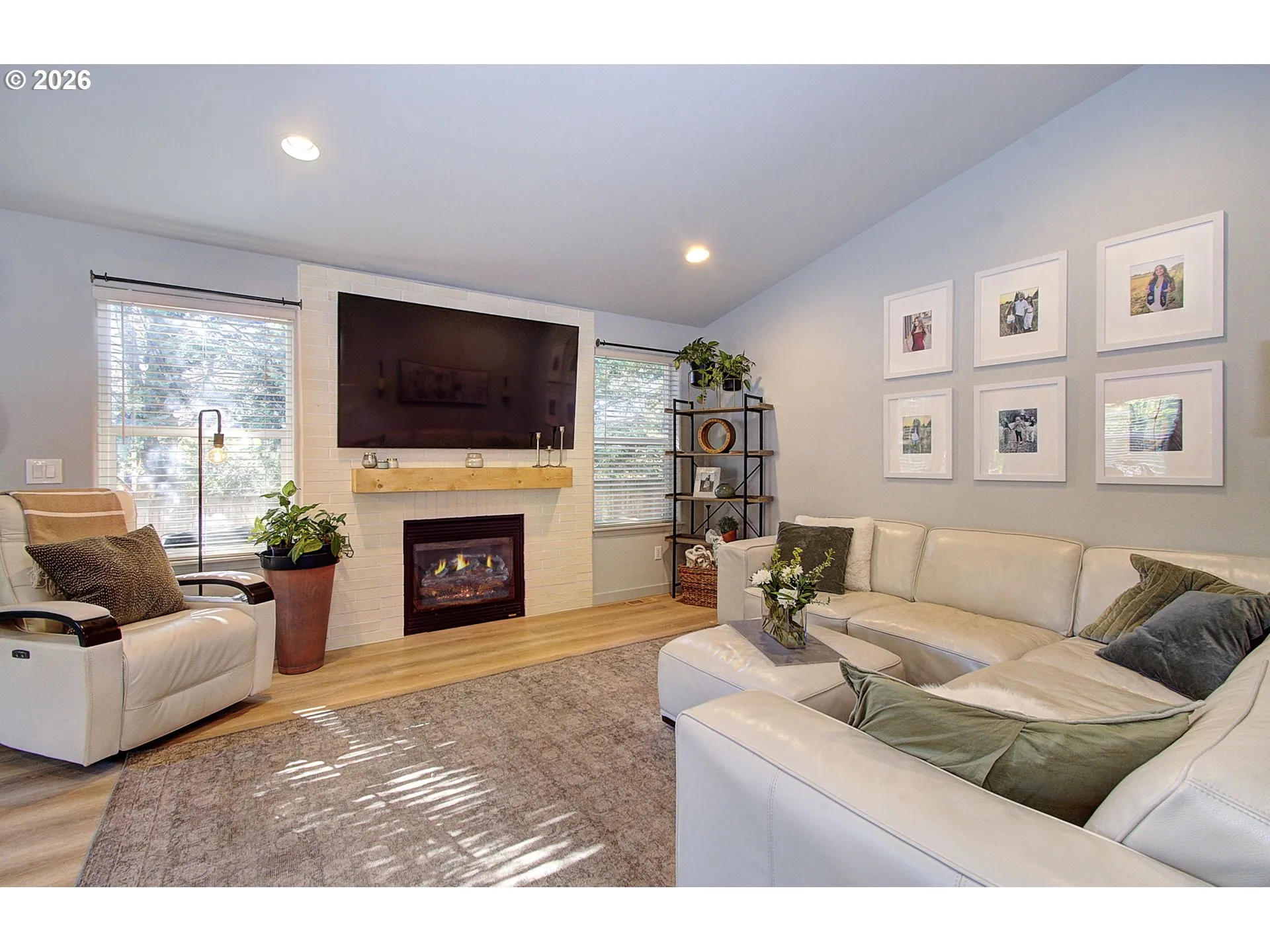 Living Room-Fireplace