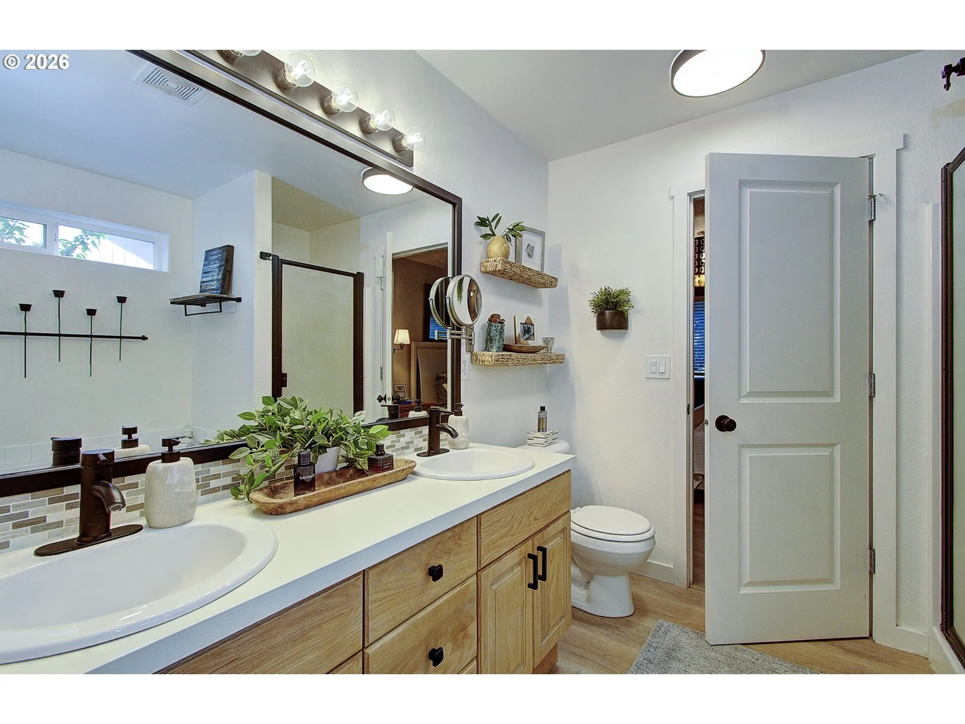 Bathroom, Attached-Double Sinks