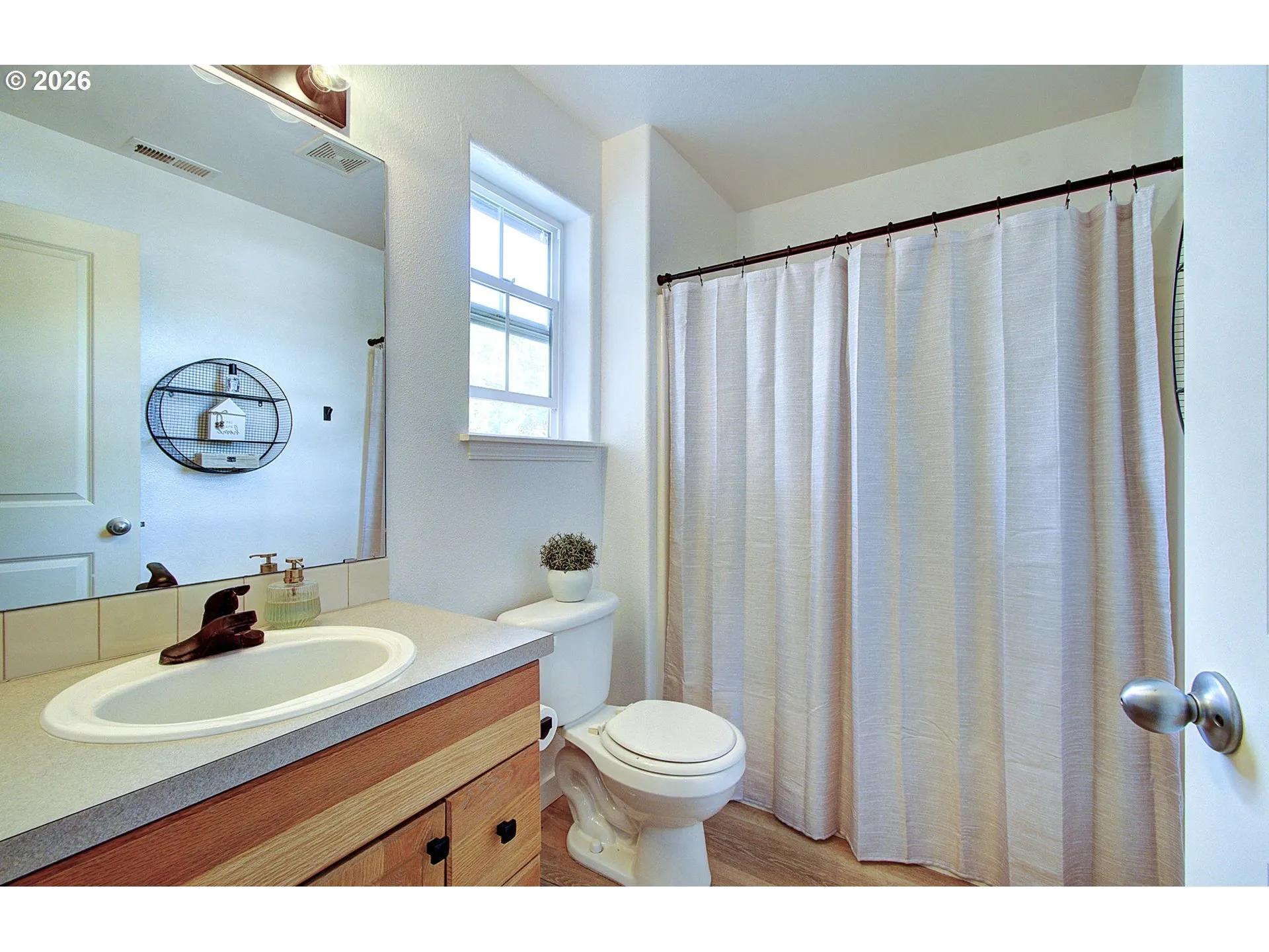 Bathroom-Upper