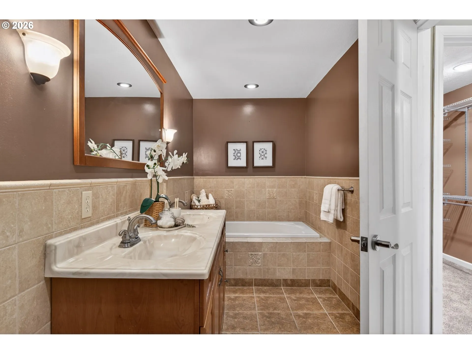 Bedroom, Primary-Upper