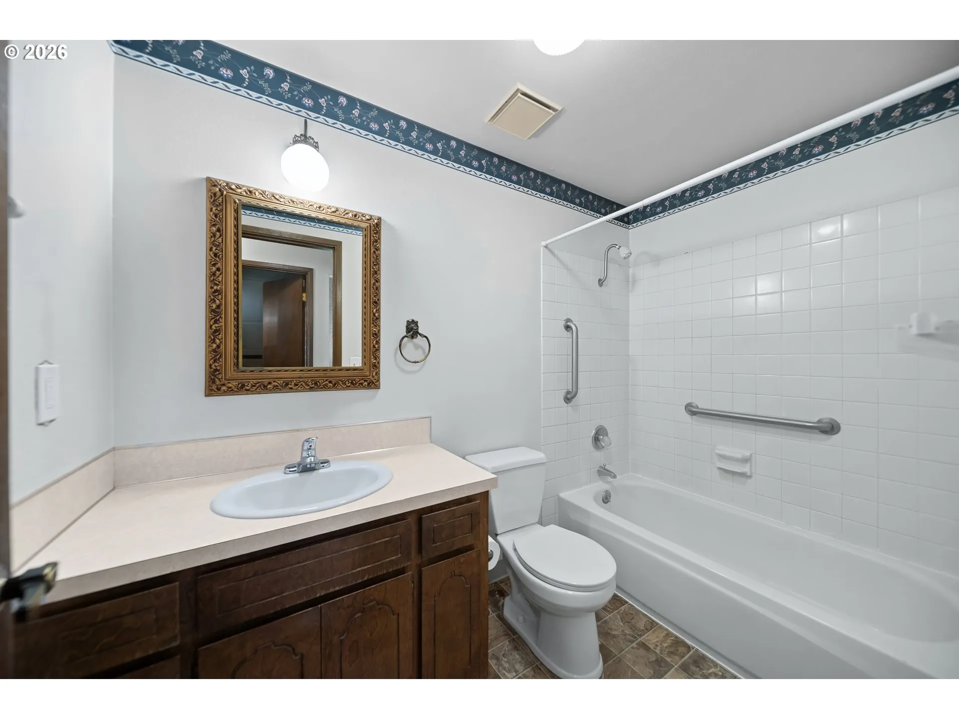 Bathroom-Upper