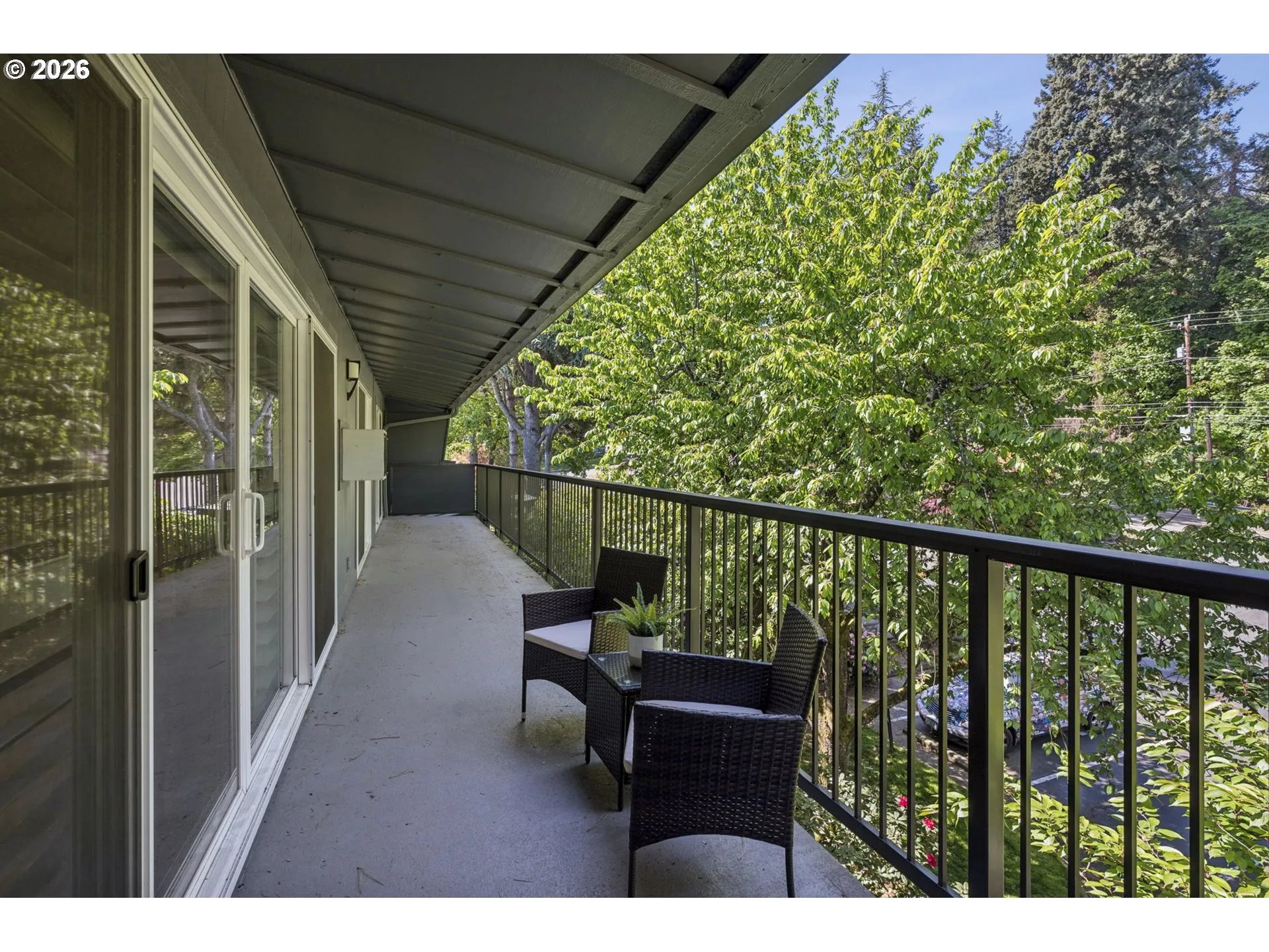 Balcony-Covered