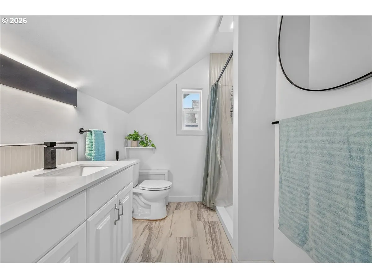 Bathroom-Walk in Shower