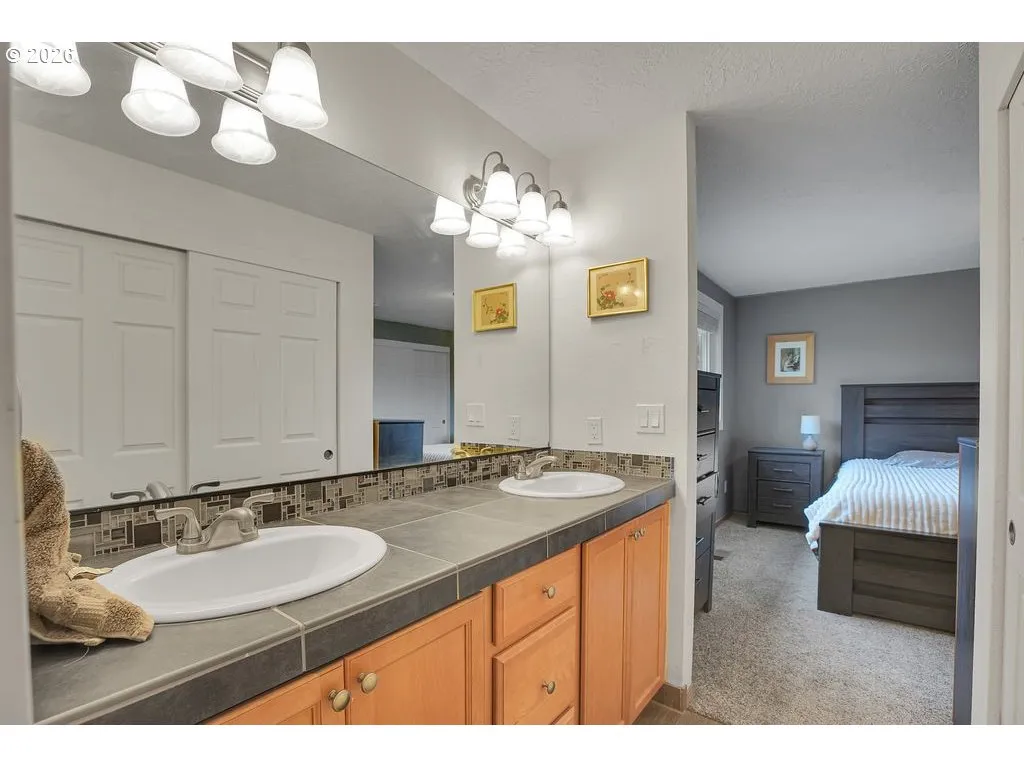 Bathroom, Attached-Double Sinks