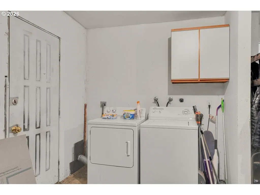 Laundry-Garage