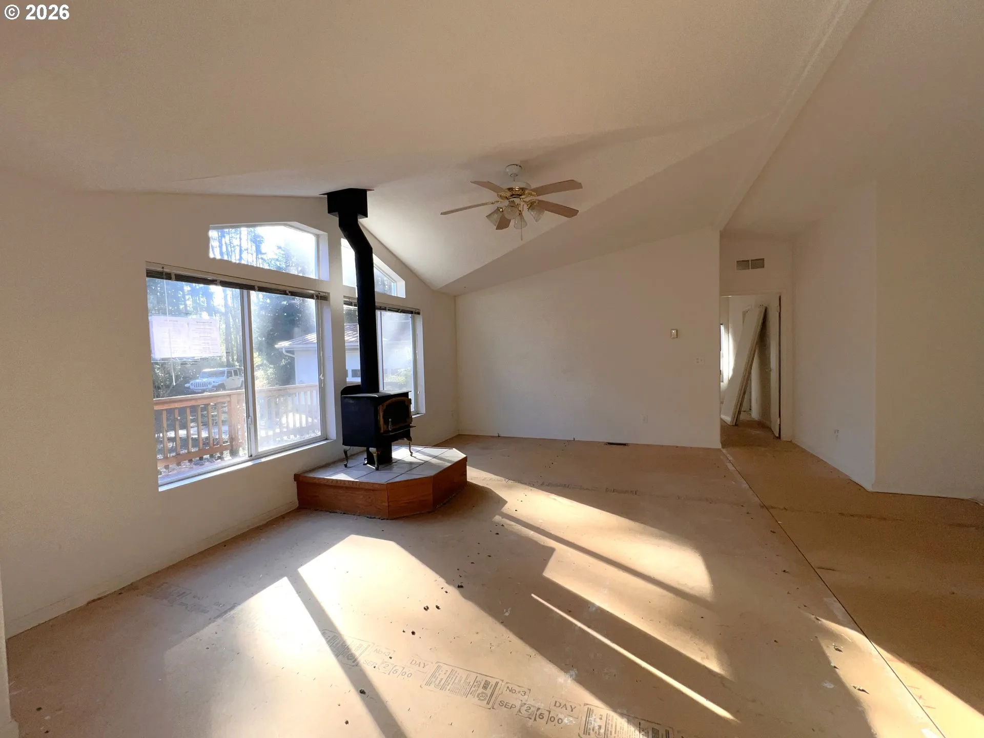 Living Room-Vaulted Ceilings