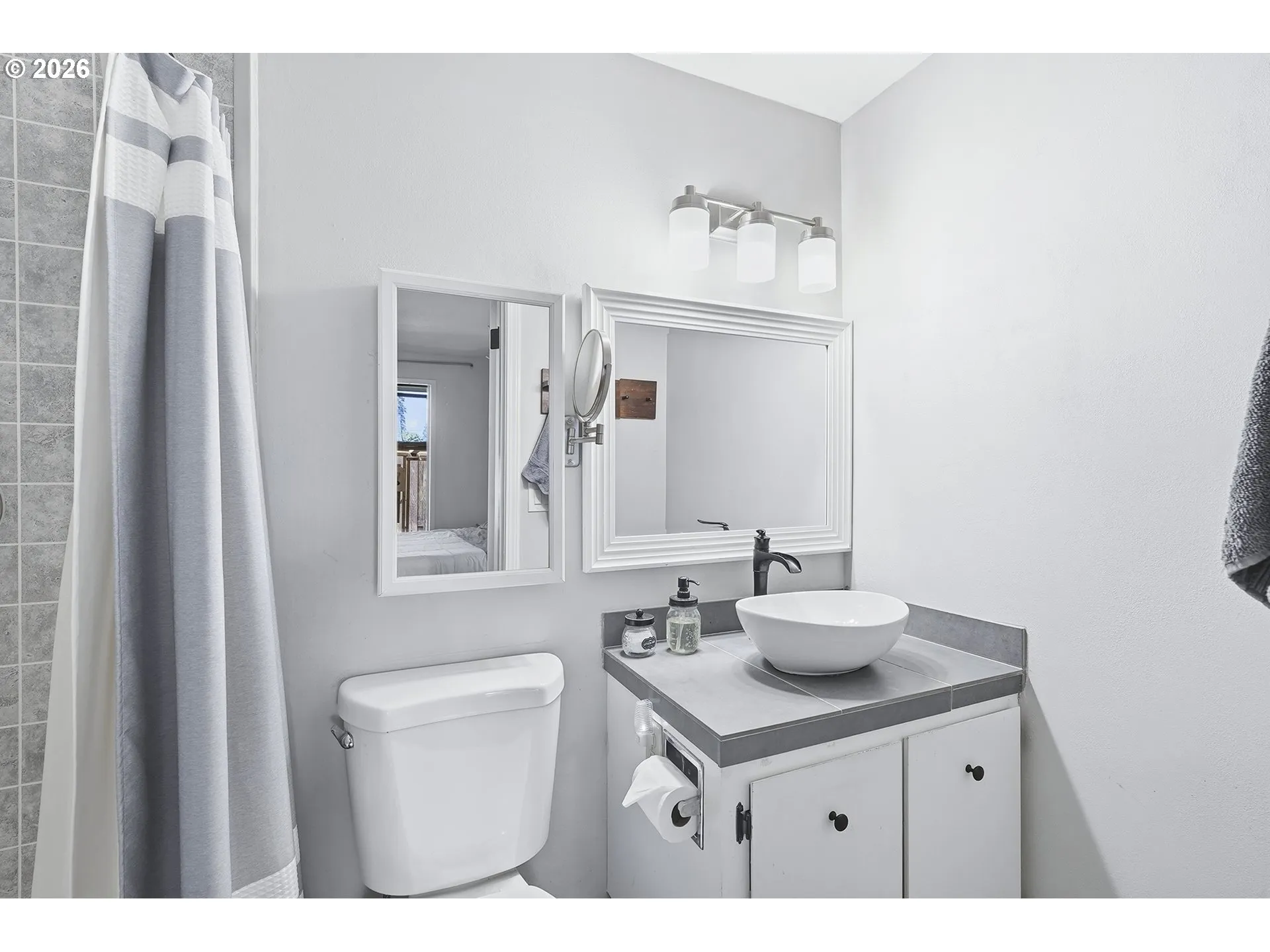 Primary Bedroom-Attached Bathroom