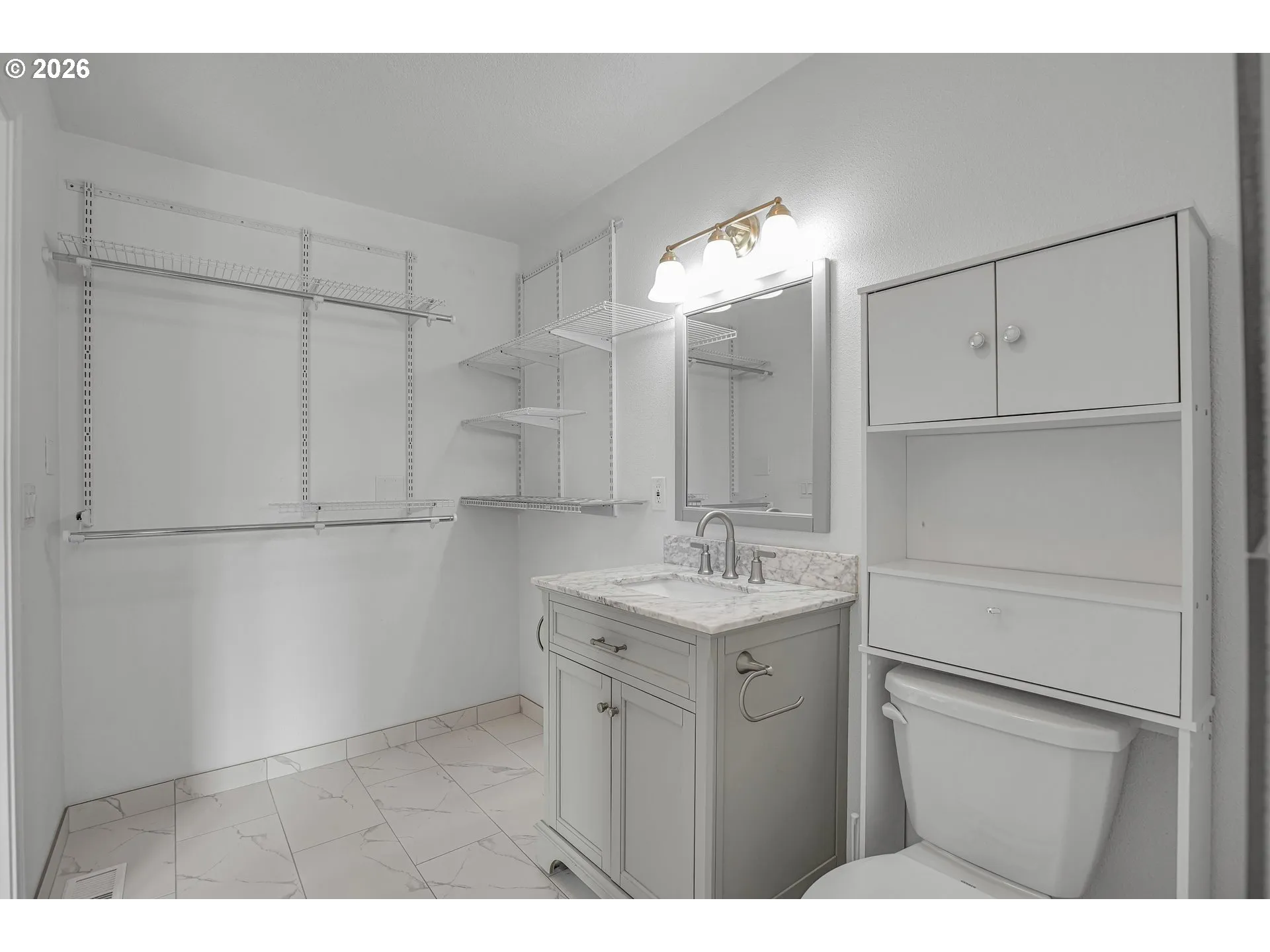Bathroom, Attached-Main