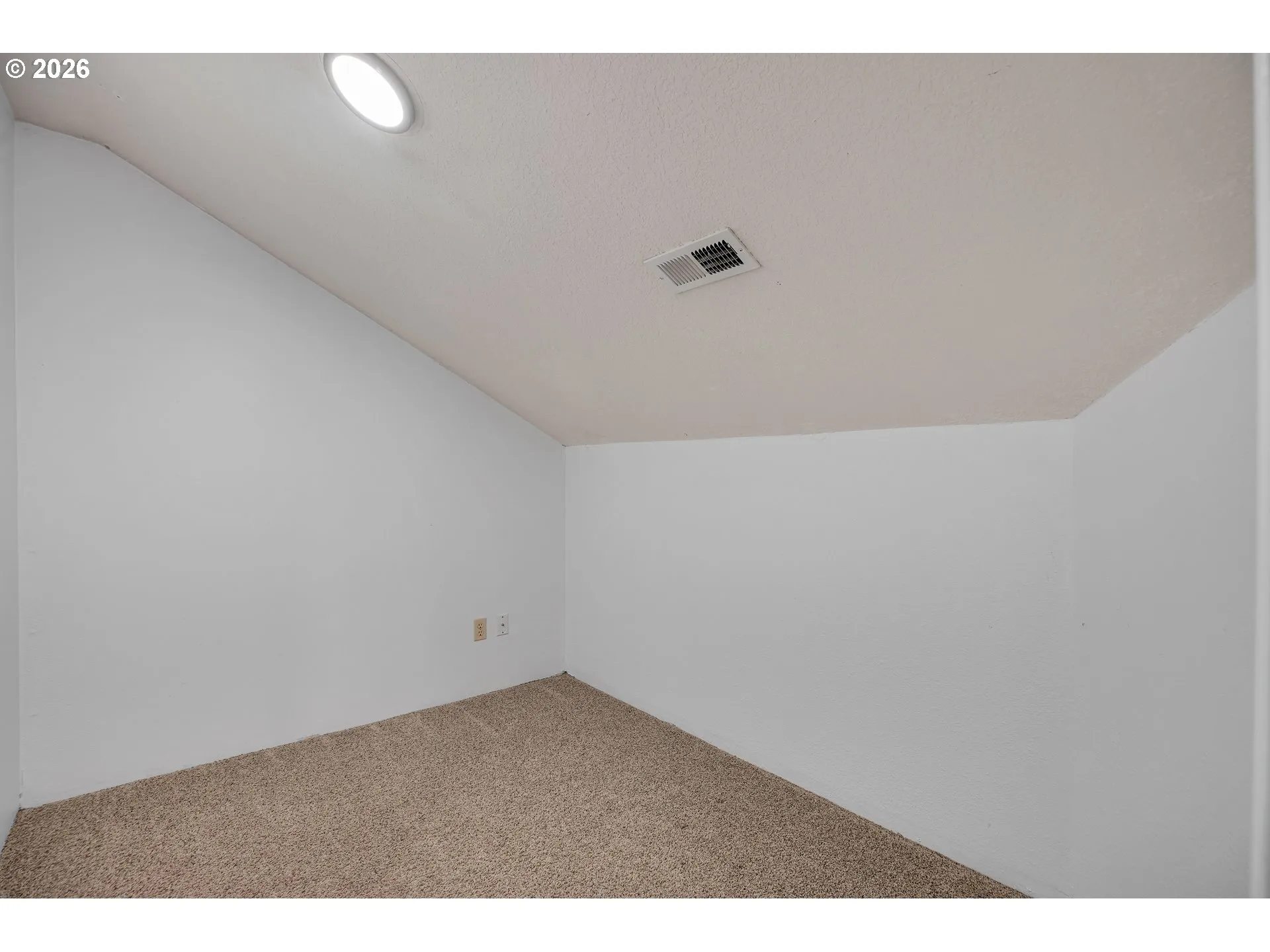 Bonus Room-Upper