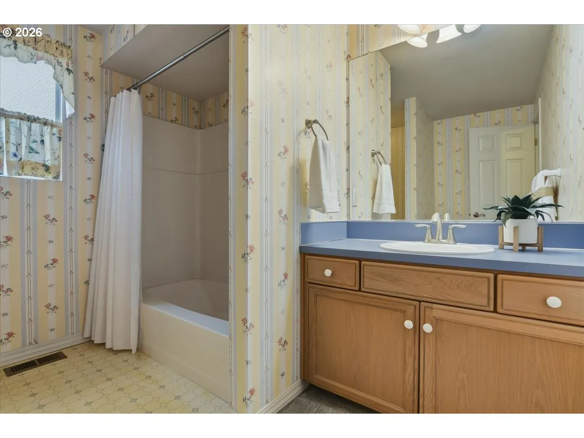 Bathroom-Upper