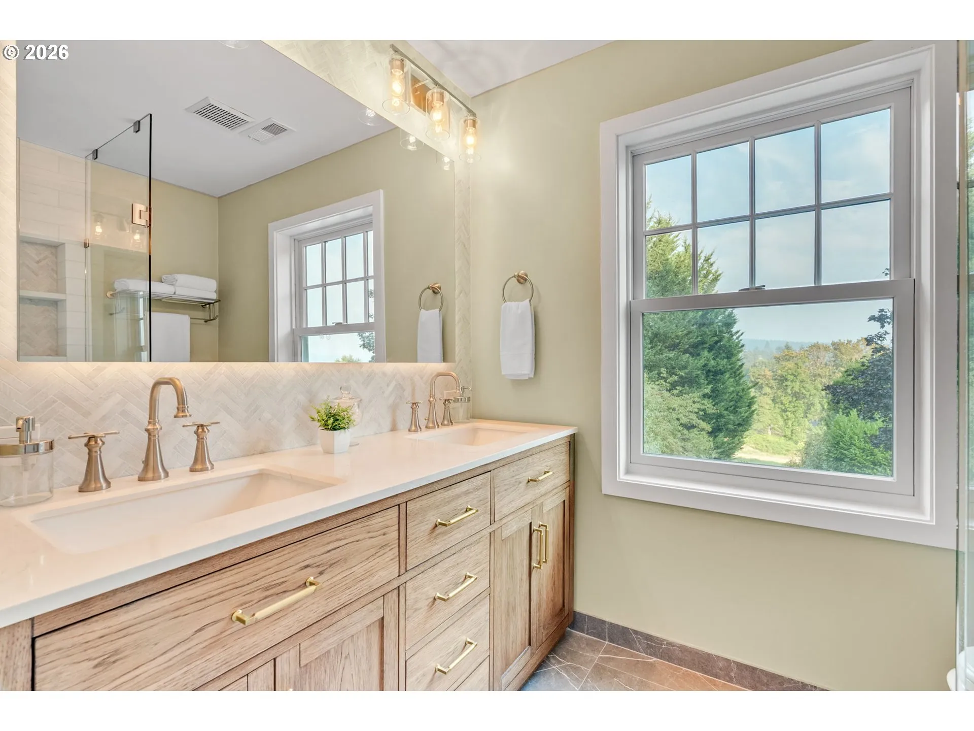Bathroom-Upper