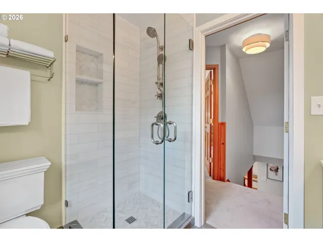 Bathroom-Upper