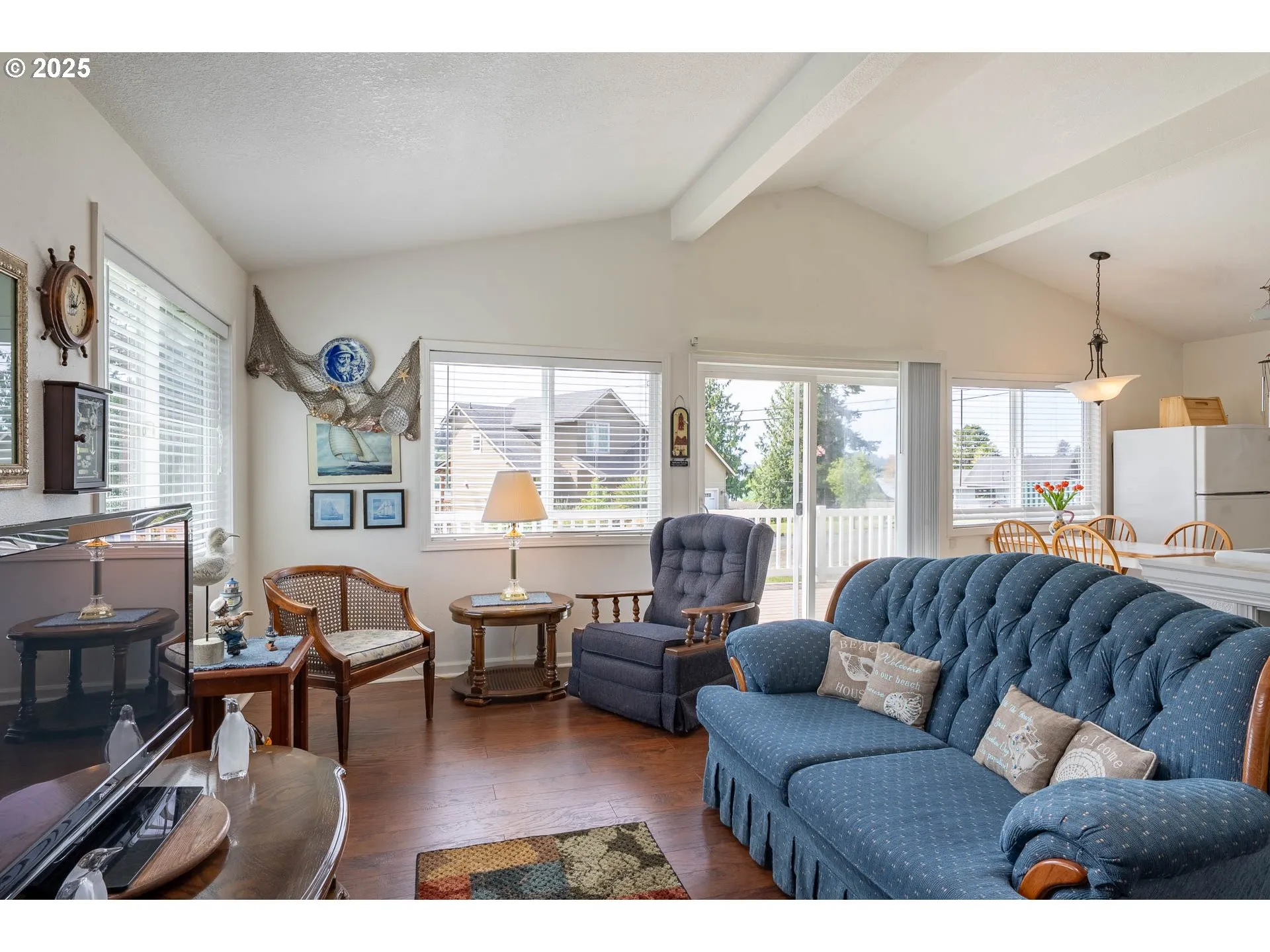 Living Room-Vaulted Ceilings