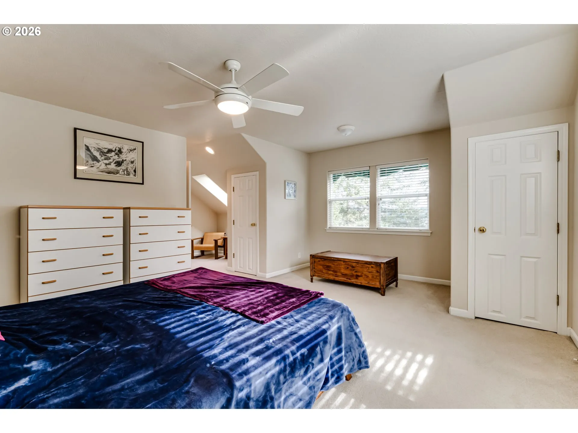 Bedroom, Primary