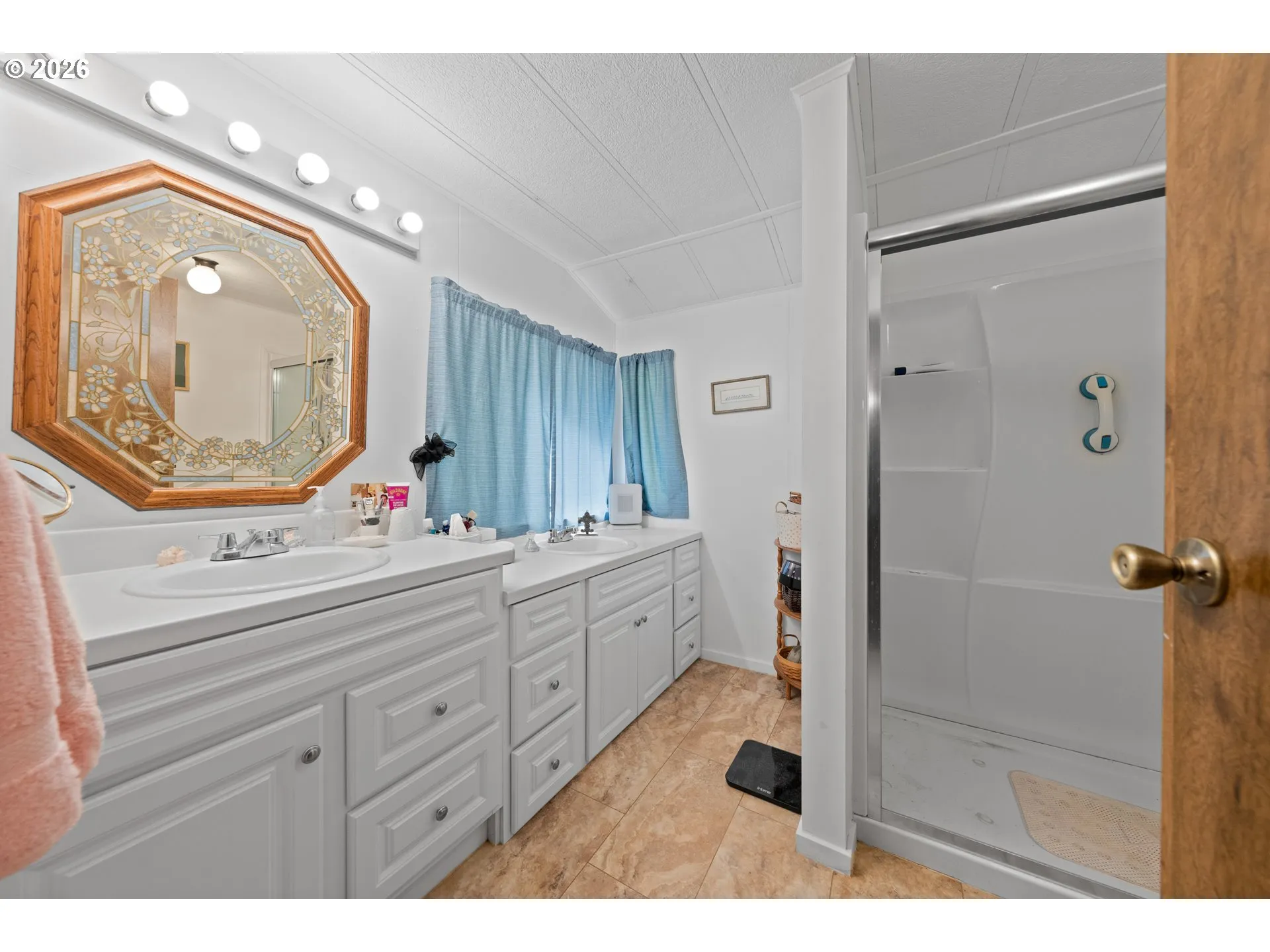 Bathroom, Attached