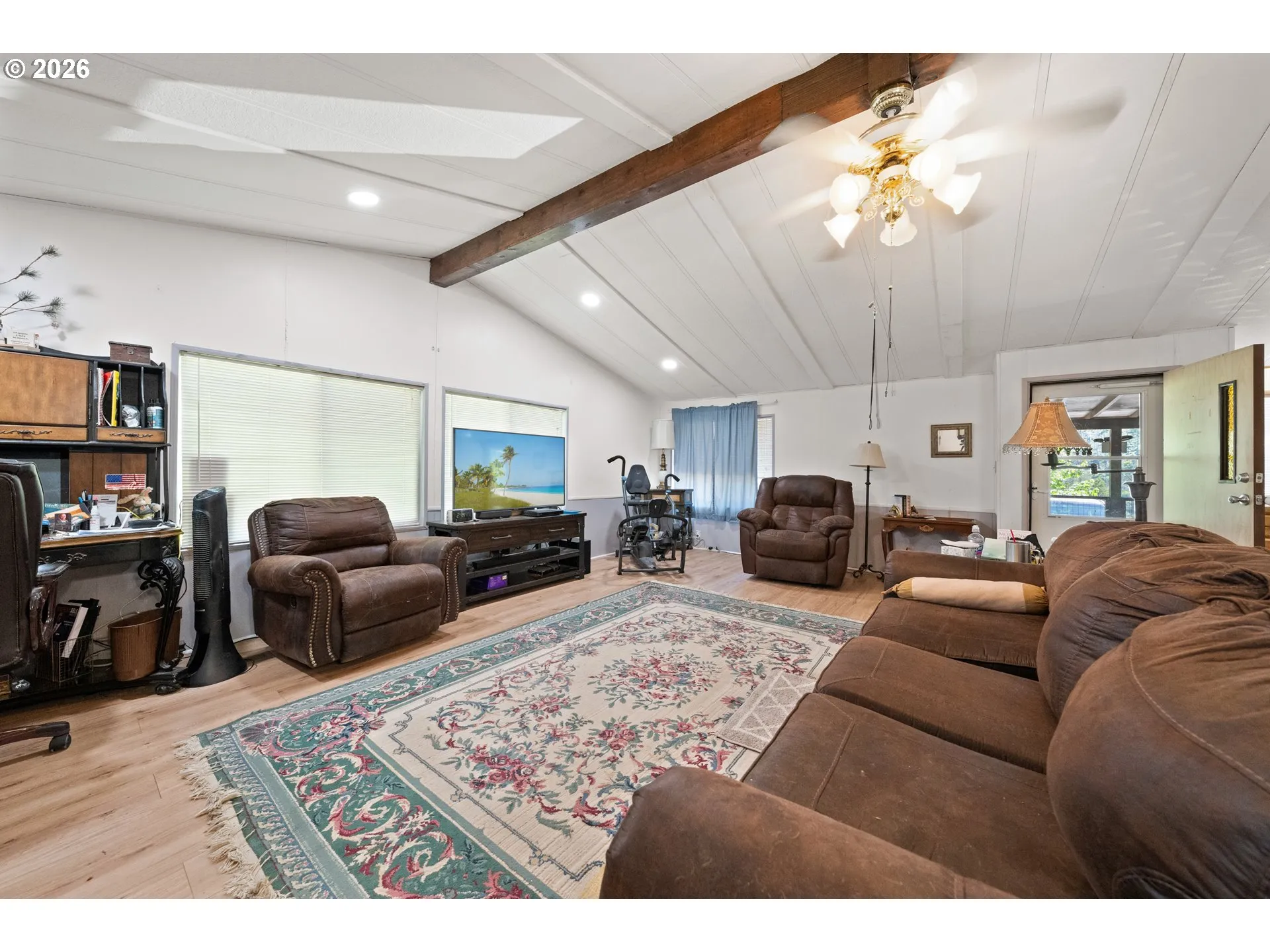 Living Room-Ceiling Fan