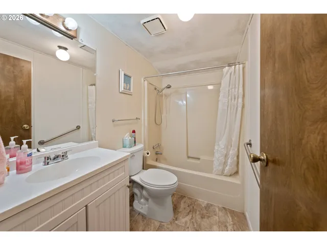 Bathroom-Hall