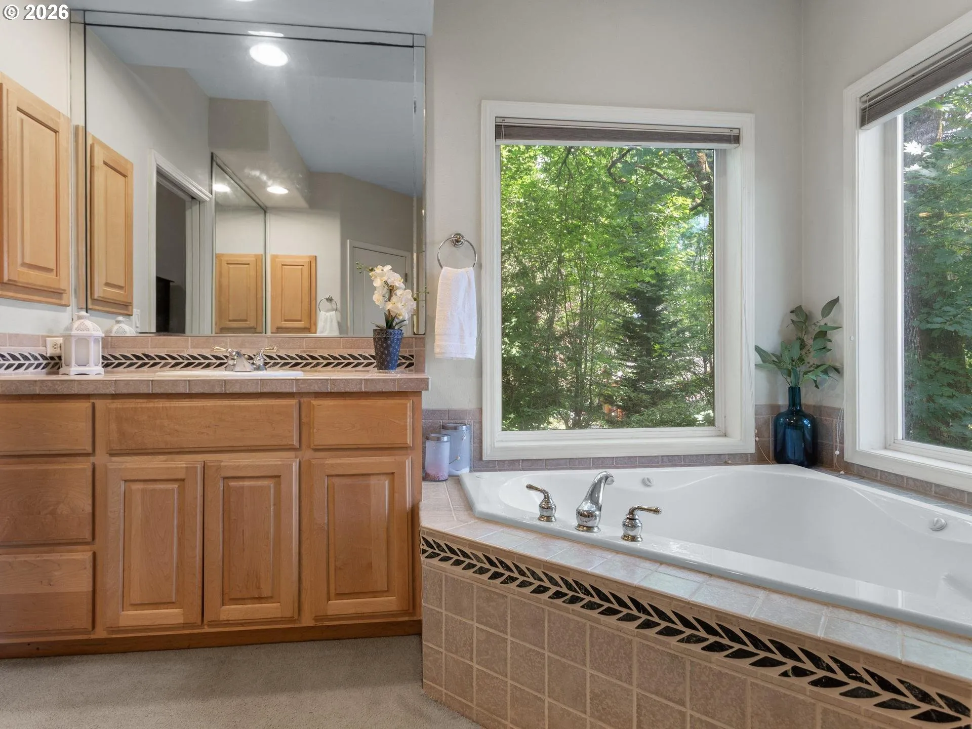Bathroom, Attached-Garden Tub
