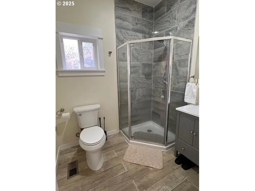 Owner's Suite Bathroom-Full Bathroom
