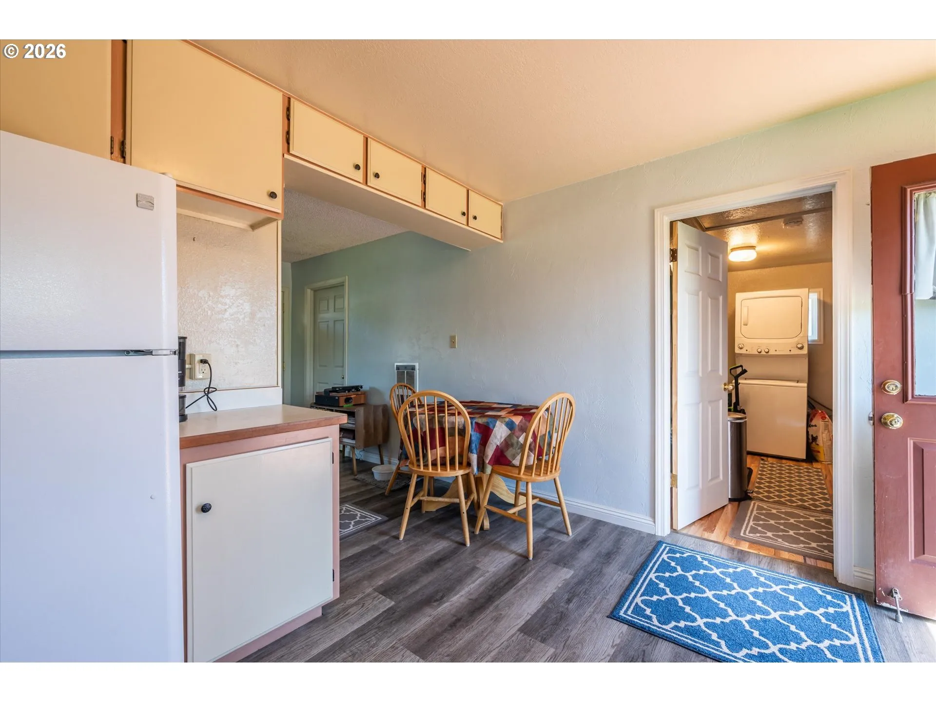 Kitchen-Eating Area