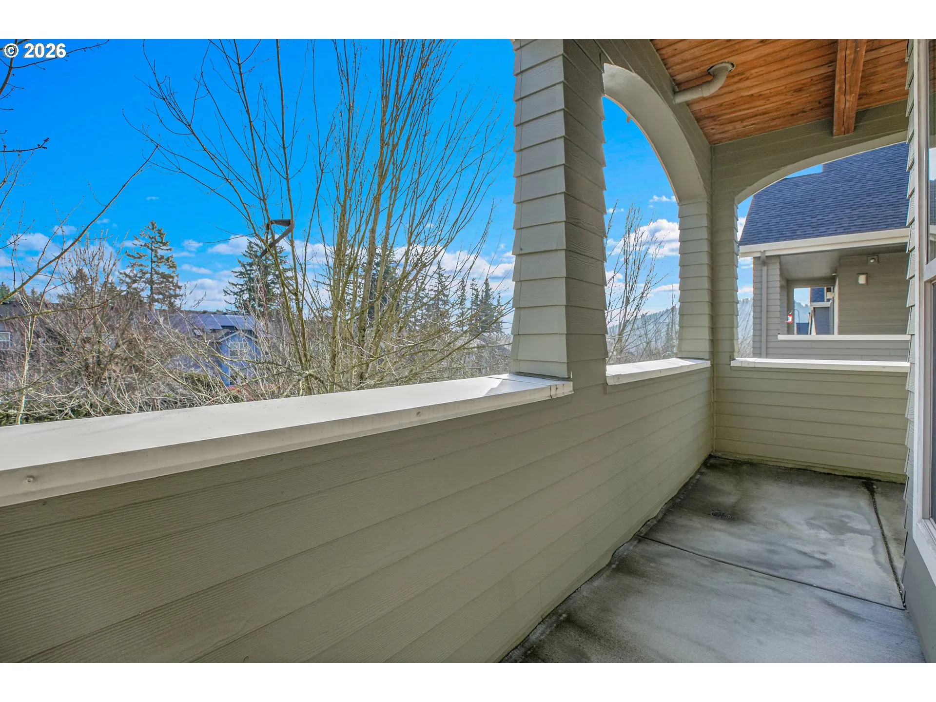 Balcony-Covered