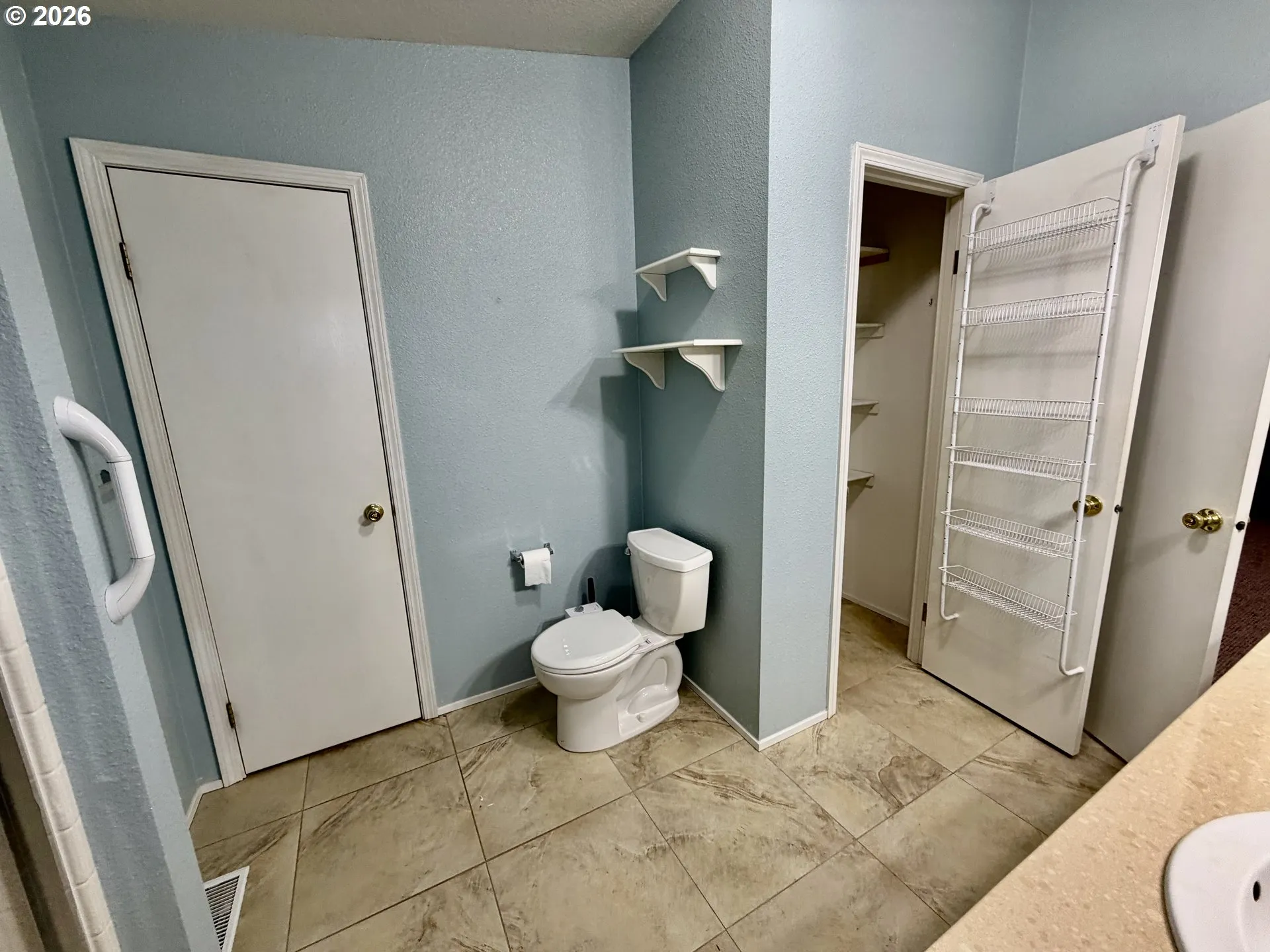 Bathroom, Attached