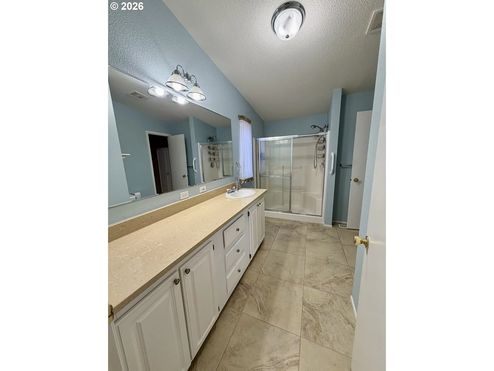 Bathroom, Attached