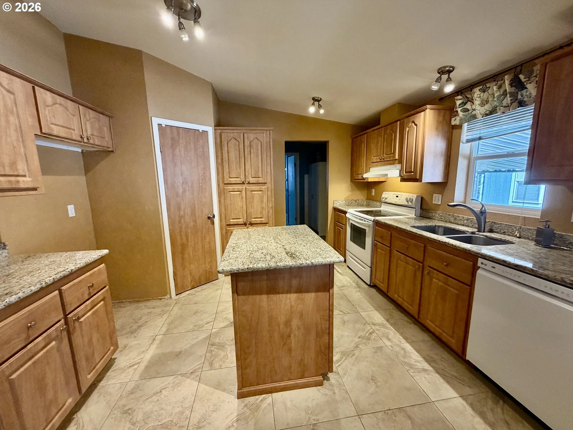 Kitchen-Island