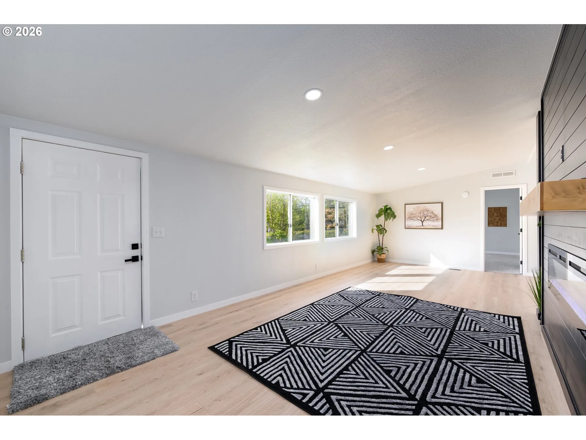 Living Room-Vaulted Ceilings