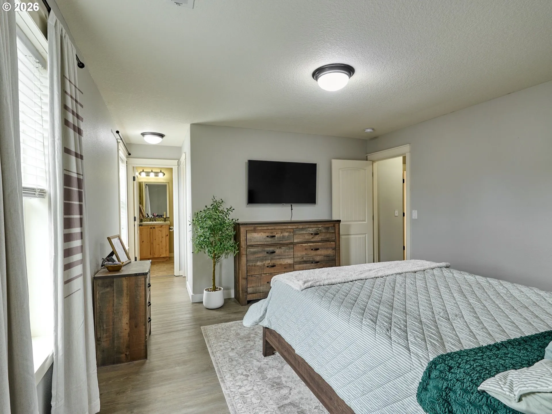 Bedroom, Primary
