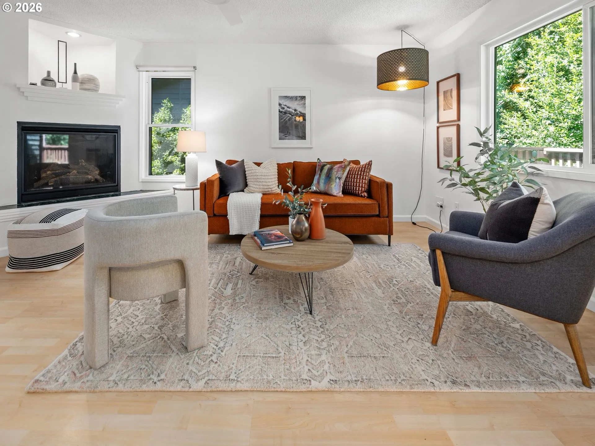 Living Room-Fireplace