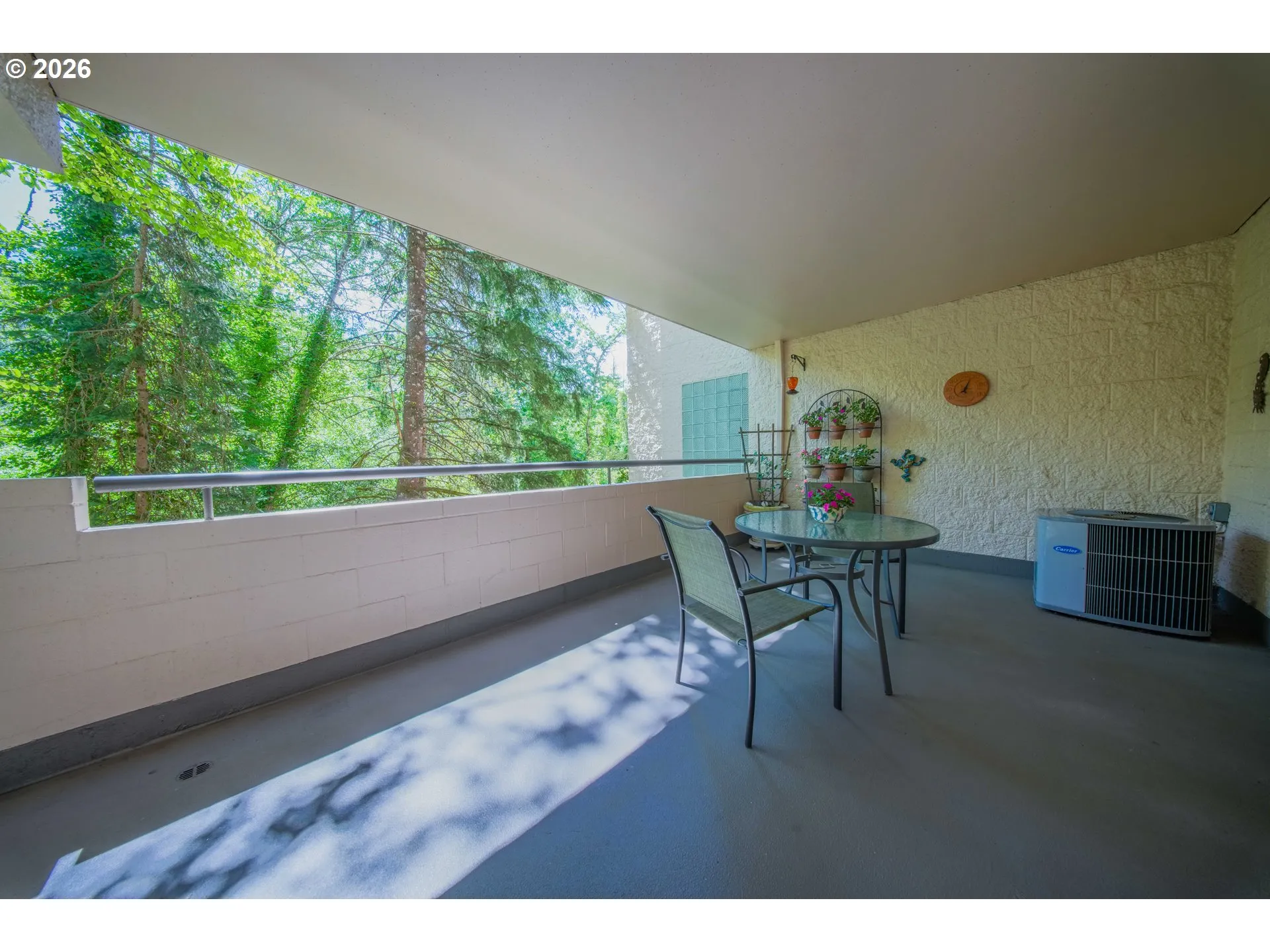 Balcony-Covered