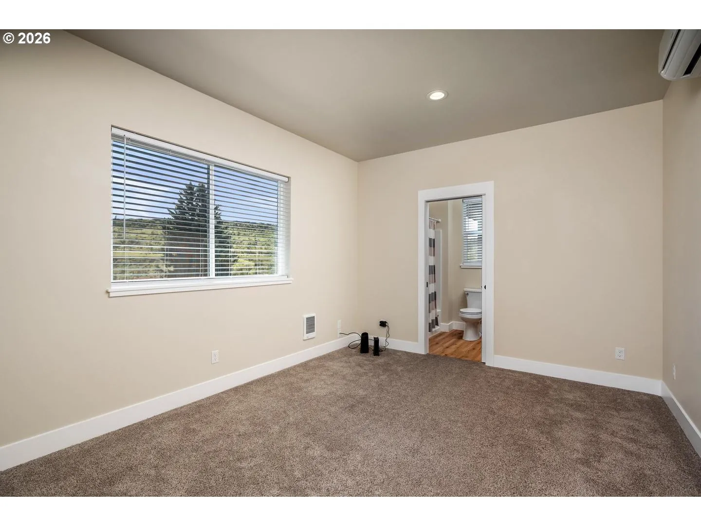 Bedroom, Owner's Suite-Main