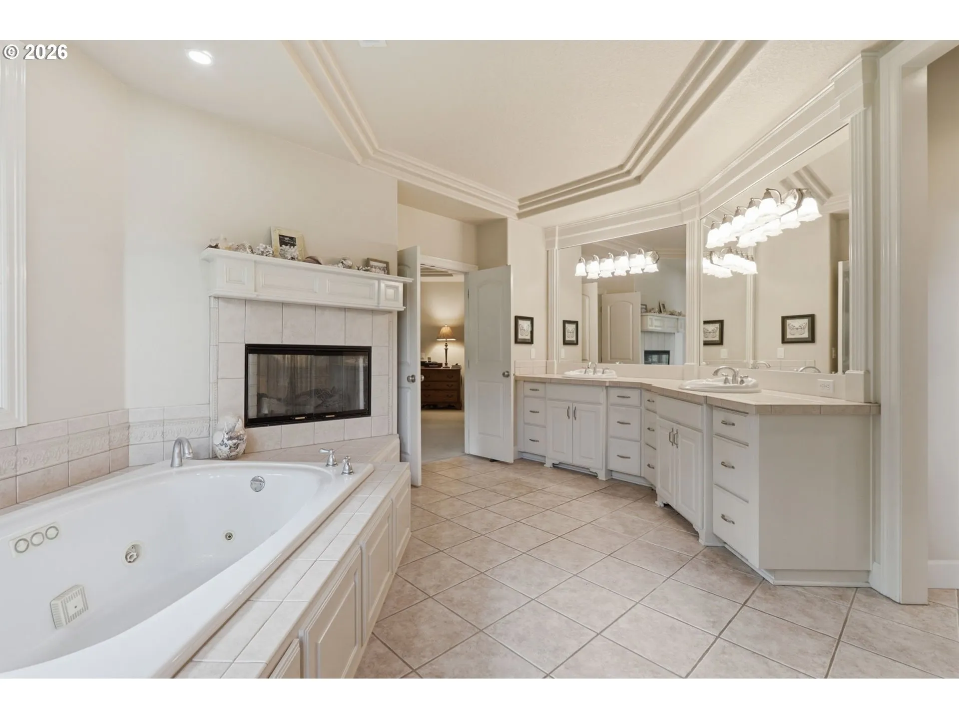 Owner's Suite Bathroom-Garden Tub