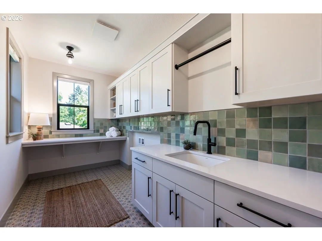 Laundry-Upper