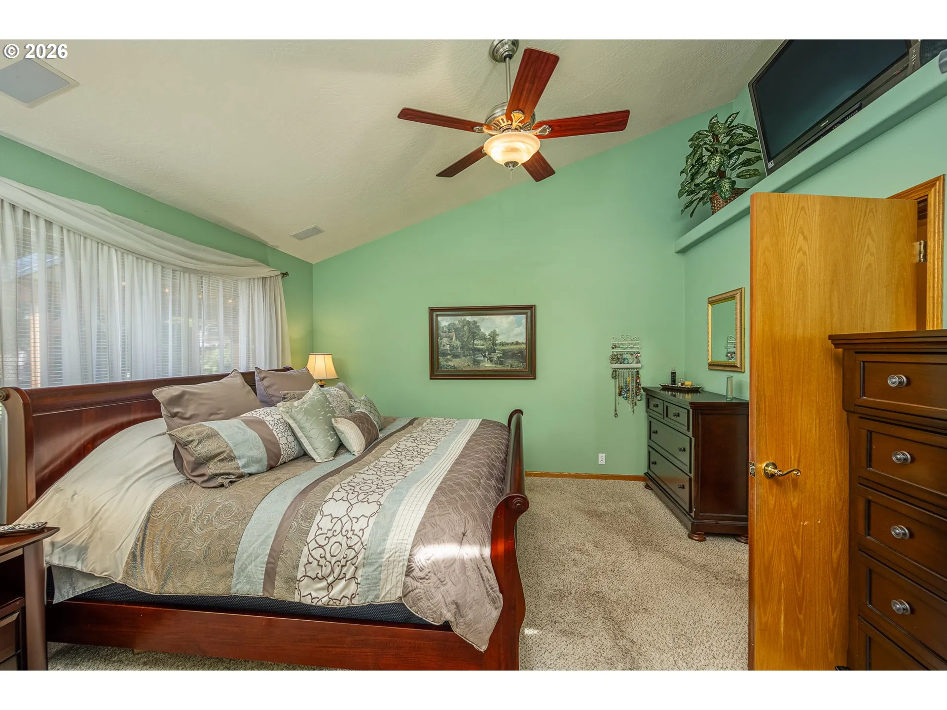 Bedroom, Primary