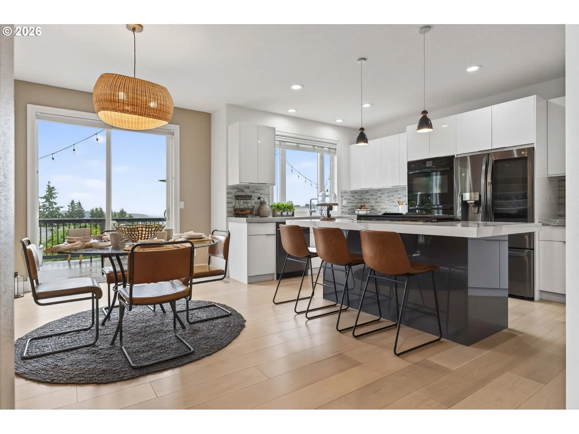 Kitchen/Dining Room-Island