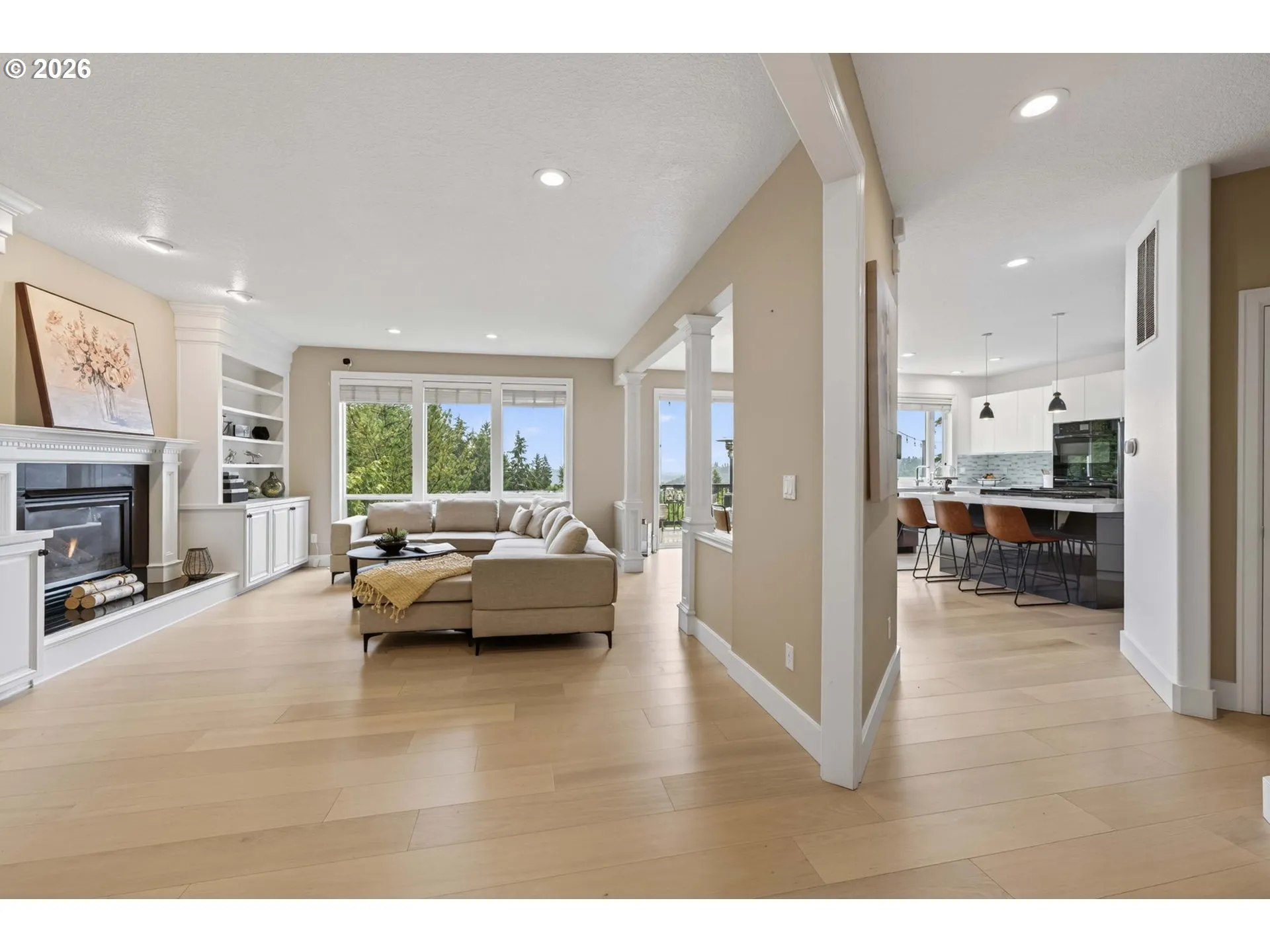 Kitchen/Family Room-Island