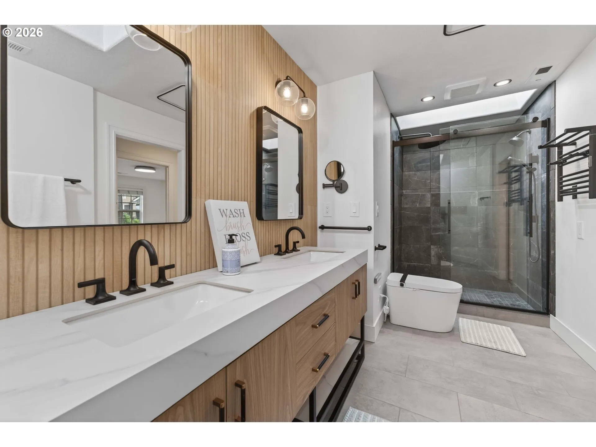 Bathroom-Upper