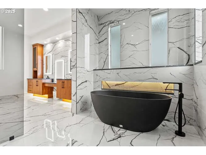 Owner's Suite Bathroom